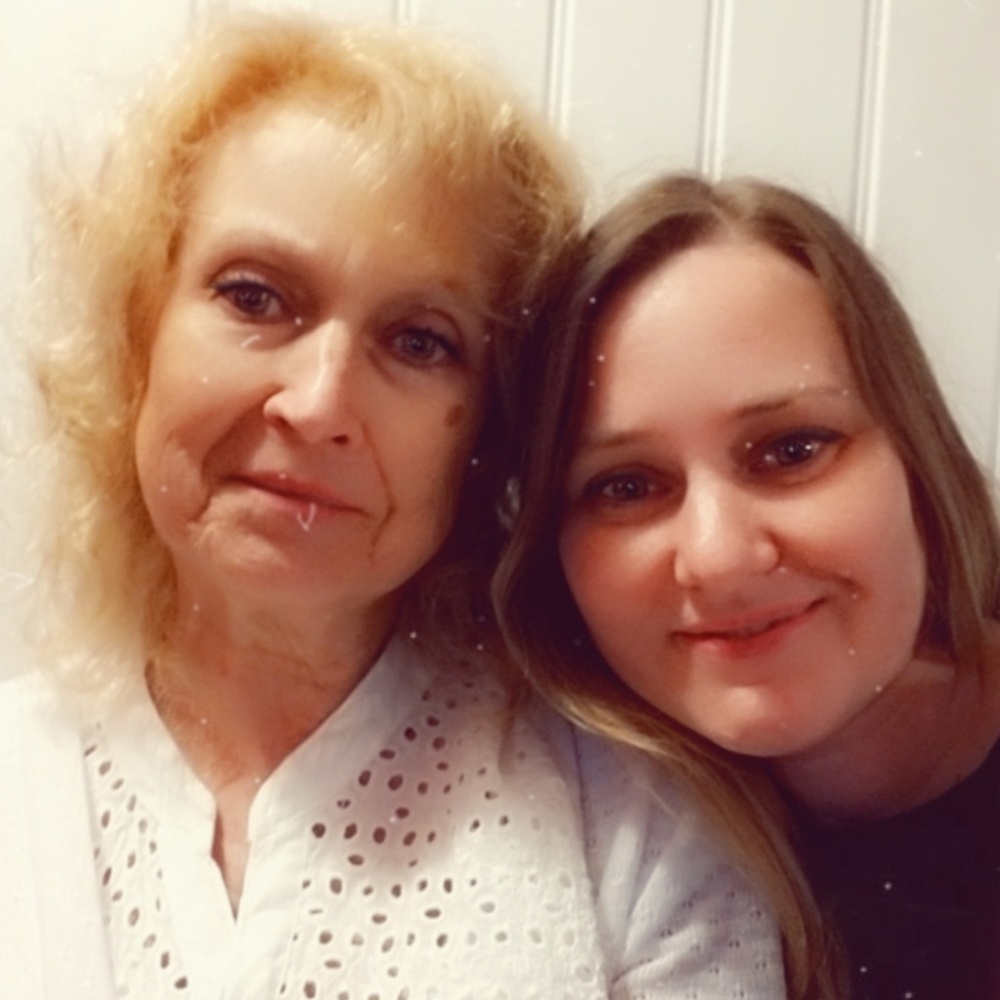 Meet your Poshers, Donna & Chantale